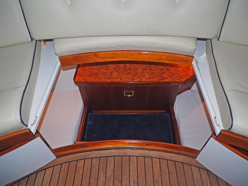 Aft cabin, Accommodation